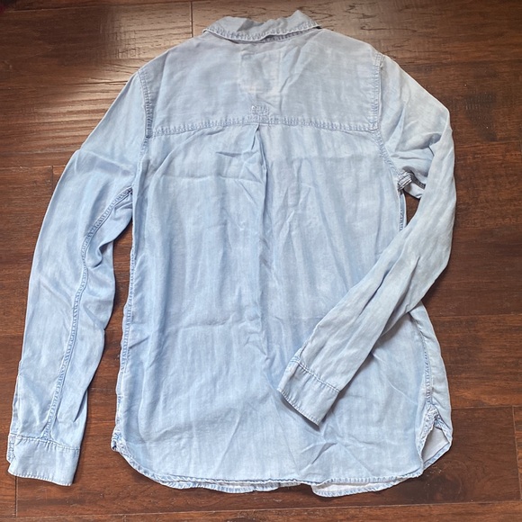 SO brand perfect shirt relaxed fit chambray button down shirt size medium - Picture 2 of 10